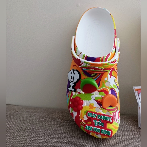 Crocs CLASSIC TRIX Cereal CLOG- NWT Men 11 - Picture 7 of 10
